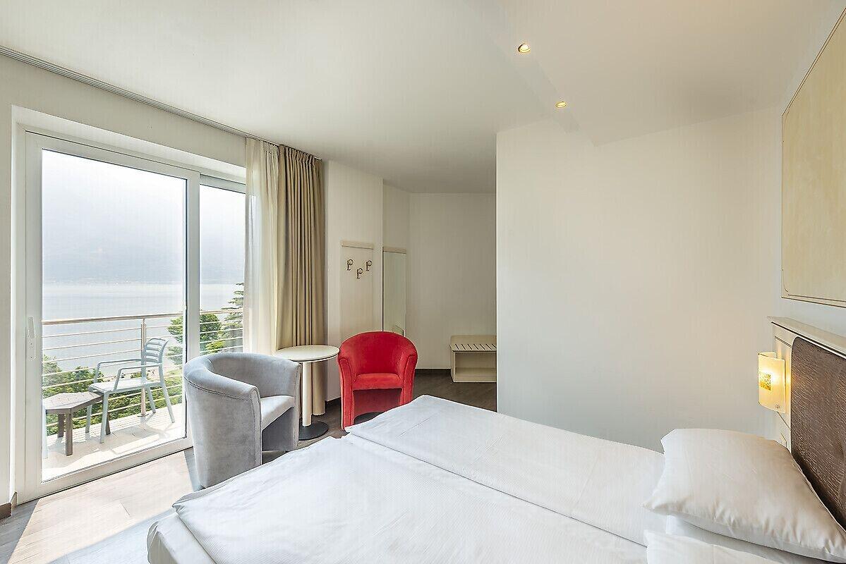 Hotel Sogno Del Benaco Лимоне-суль-Гарда Экстерьер фото