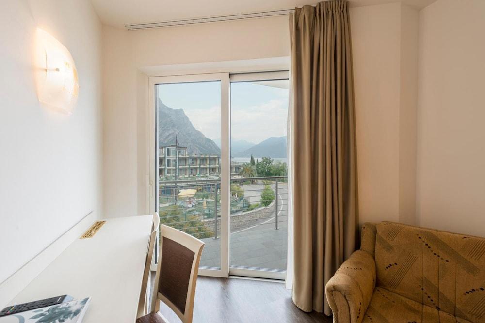 Hotel Sogno Del Benaco Лимоне-суль-Гарда Экстерьер фото