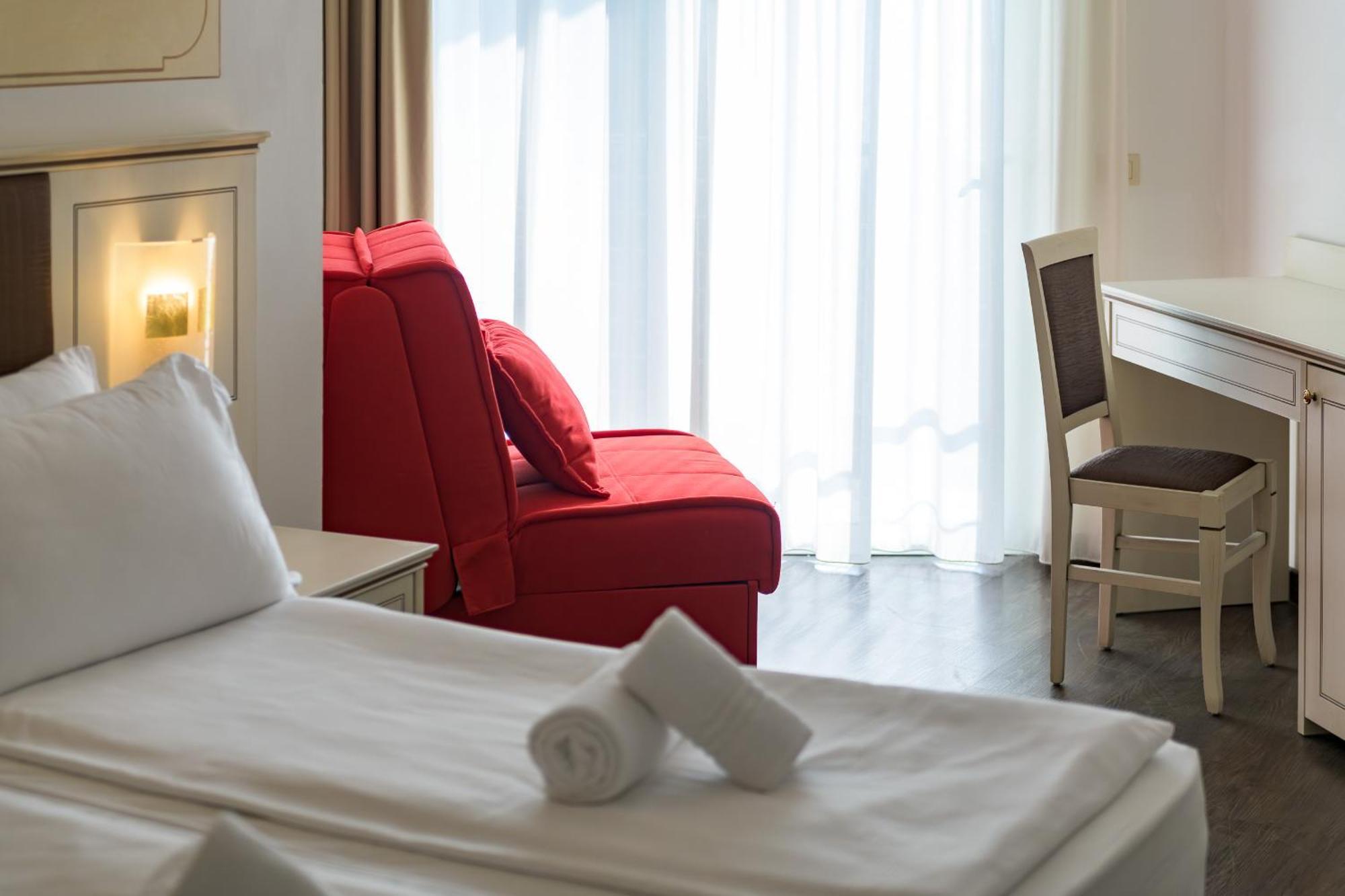 Hotel Sogno Del Benaco Лимоне-суль-Гарда Экстерьер фото