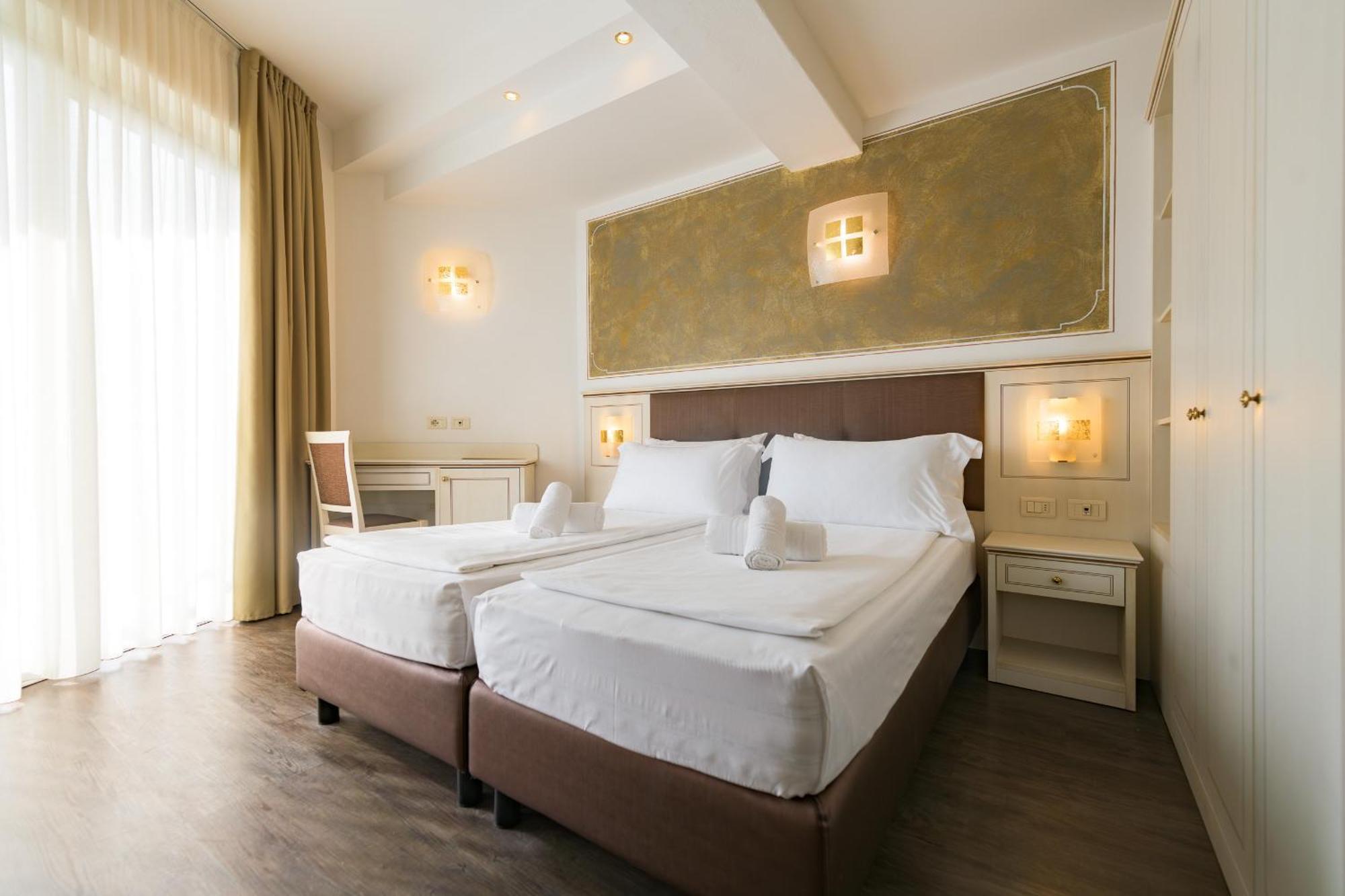 Hotel Sogno Del Benaco Лимоне-суль-Гарда Экстерьер фото