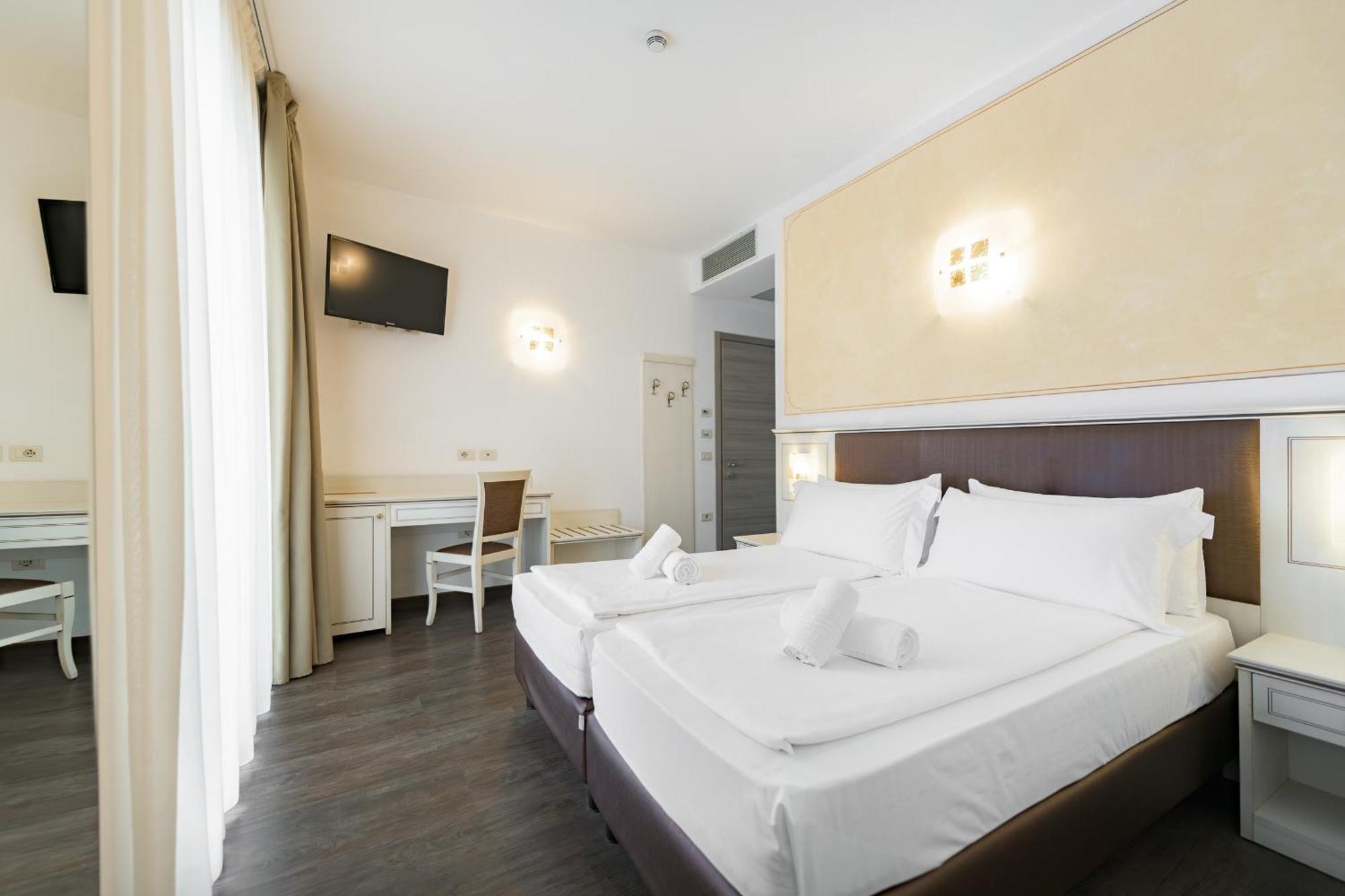 Hotel Sogno Del Benaco Лимоне-суль-Гарда Экстерьер фото
