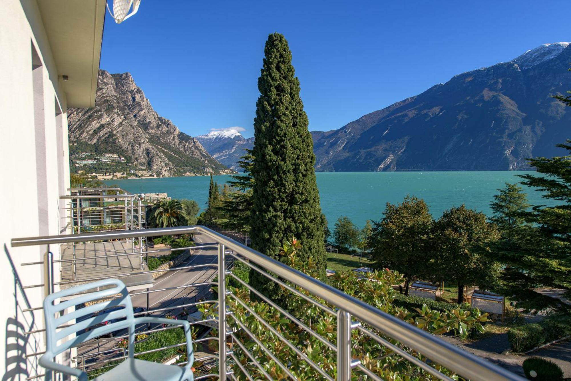 Hotel Sogno Del Benaco Лимоне-суль-Гарда Экстерьер фото