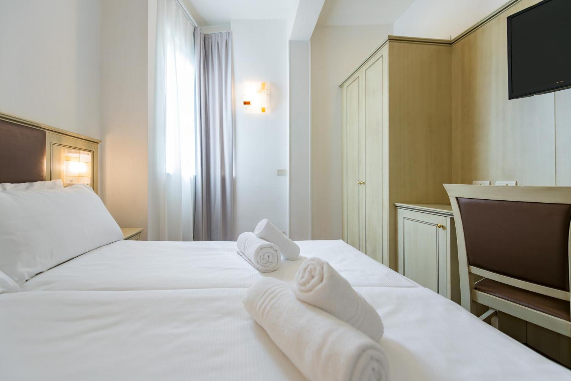 Hotel Sogno Del Benaco Лимоне-суль-Гарда Номер фото