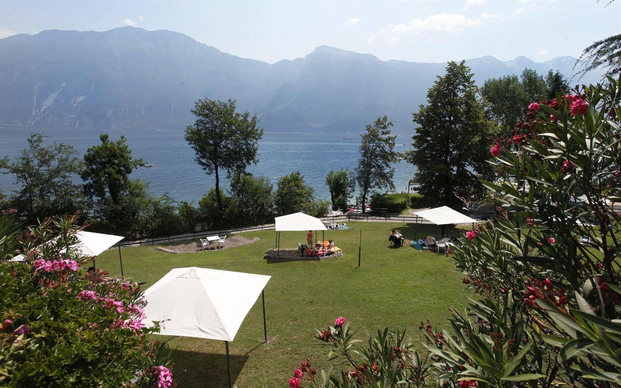 Hotel Sogno Del Benaco Лимоне-суль-Гарда Экстерьер фото